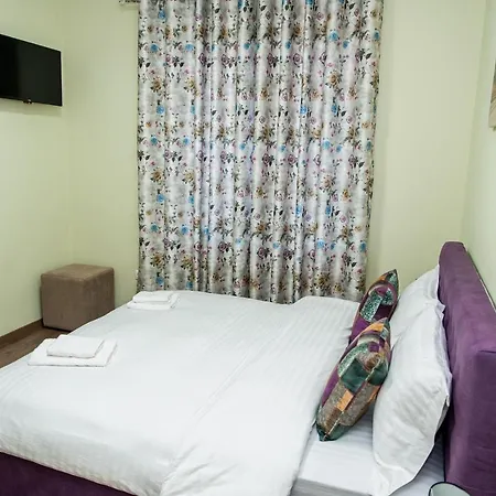 Korcasmilehotel Bed & Breakfast Korce