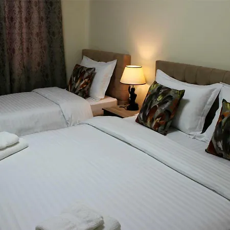 Korcasmilehotel Bed & Breakfast